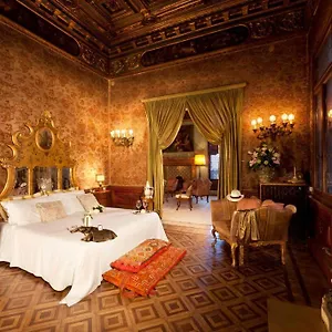 Palazzetto Pisani Grand Canal Venetië